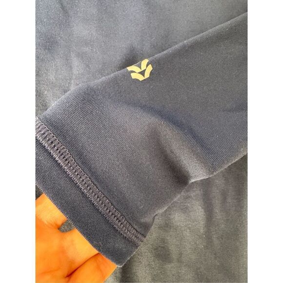 All in motion boys 8/10 medium navy blue base layer thermal long sleeve - Picture 3 of 4